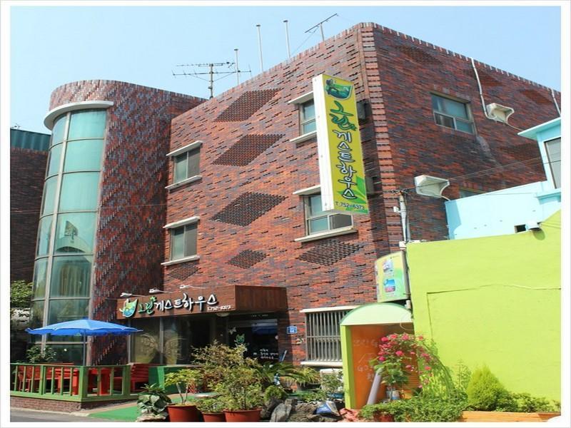 Green Guesthouse Jeju Exterior photo